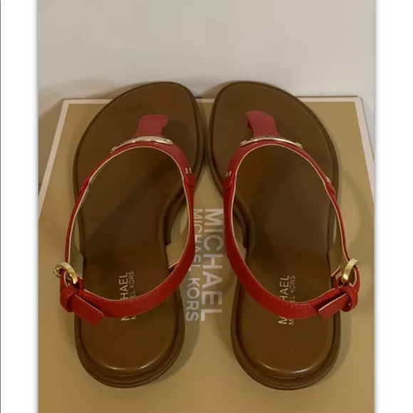 Brand New Michael Kors Plate Thong Sandals - Picture 4 of 10